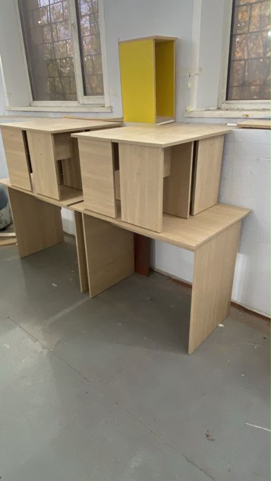 Стол кухонный, 4 табуретки
