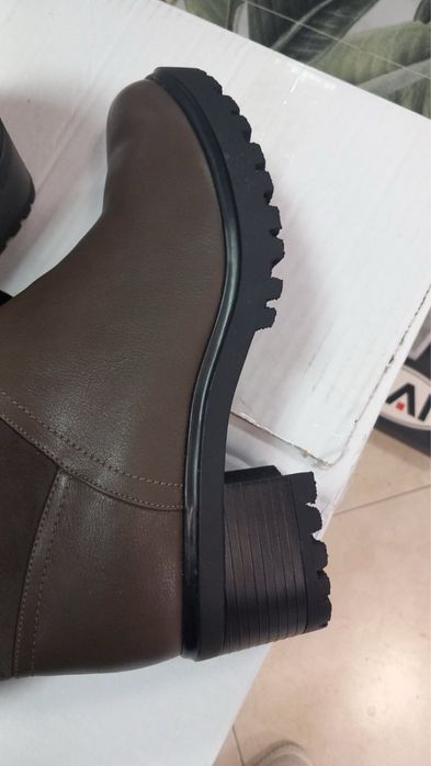 Зимни ботуши от естествена кожа и велур