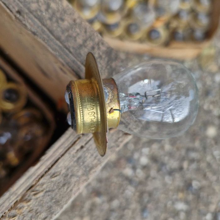 Лампочки разные. ДРИ2000-6