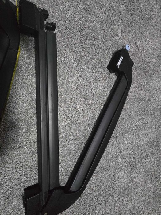 Suport auto THULE pentru schiuri