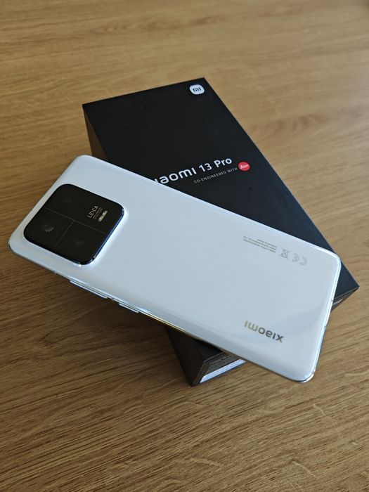 Xiaomi 13 Pro + Huawei Freebuds Pro