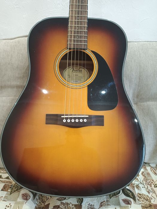 Продам гитара в отличном состоянии, чехол в подарок