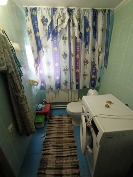 Продам пол дома с гаражом, сараем