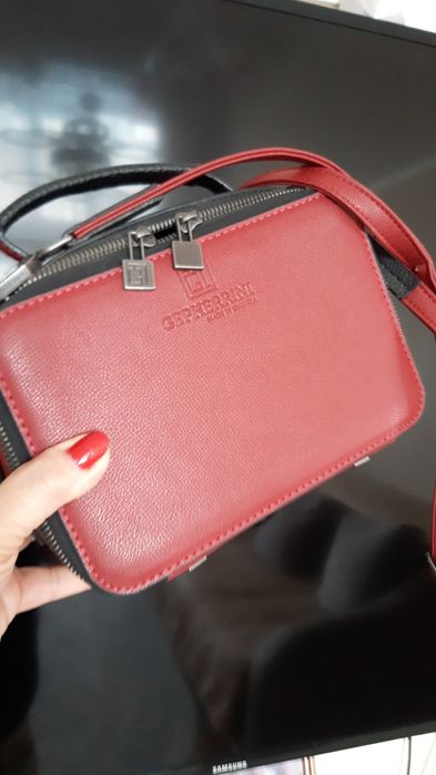 Продам сумочку бренд