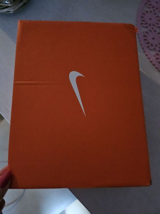 Бутонки найк чисто нови