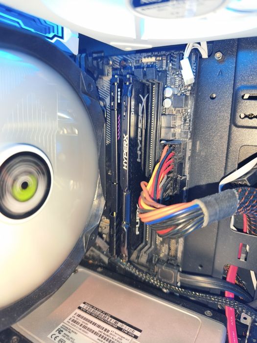 Геймърски компютър rx 6700 xt 12gb Ryzen7 5800x