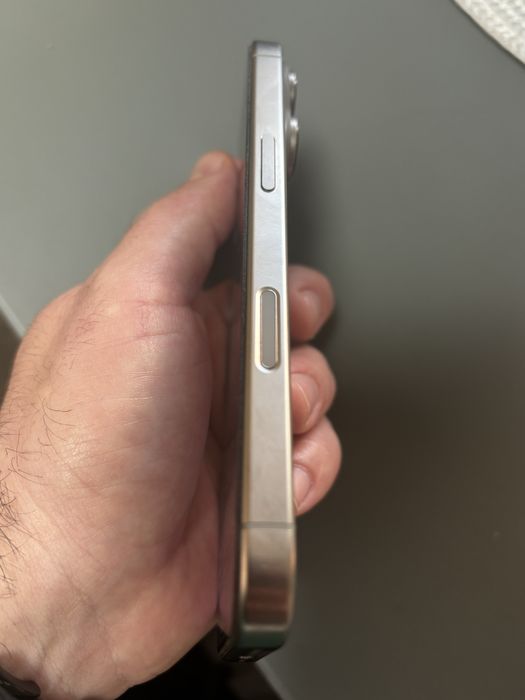 Vand/ Schimb Iphone 16 pro titanium grey garantie