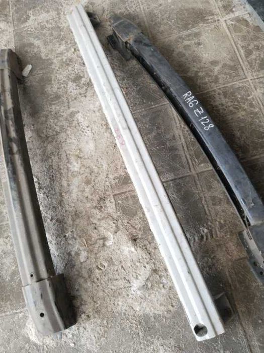 Усилитель бампера Ford Explorer 2014