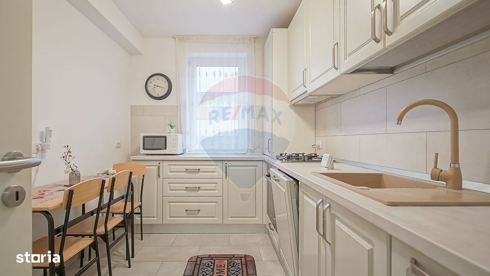 Apartament cu 2 camere de închiriat în zona Tractorul