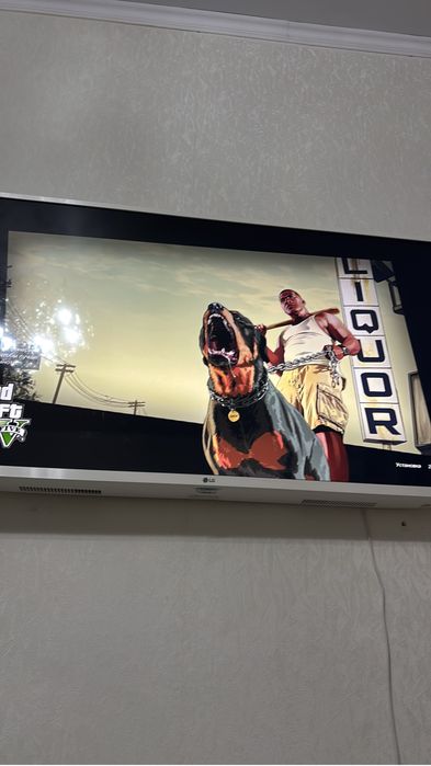 Продам playstation 4 SLIM