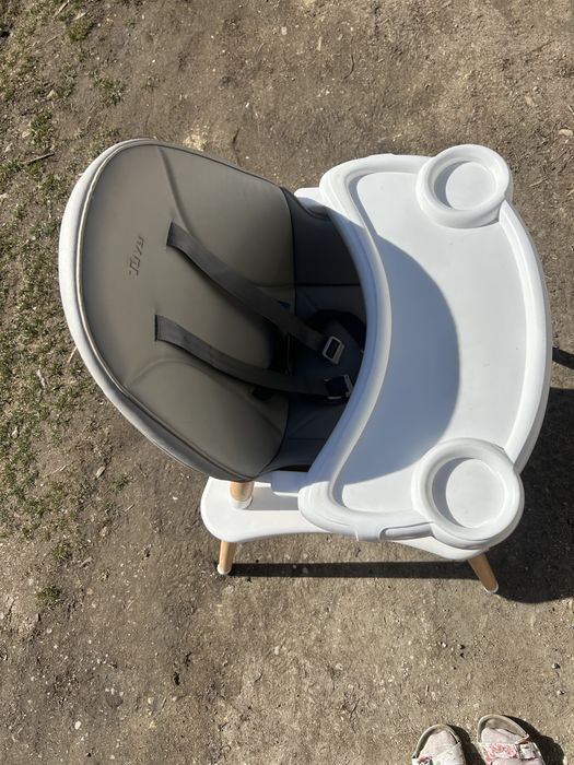 Scaun de masa pentru bebelusi