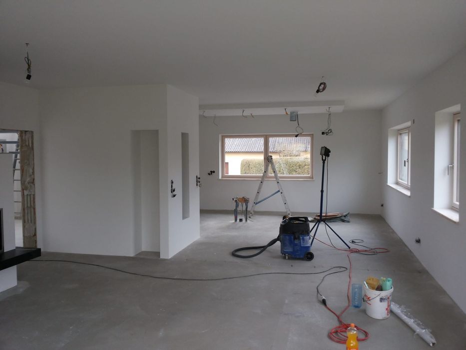 Efectuez lucrări de amenajare interioară și exterioară