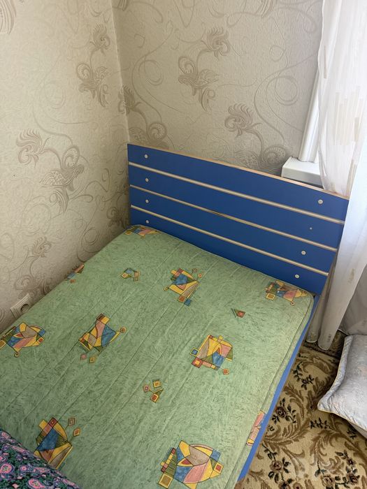Продам подростковый гарнитур бу