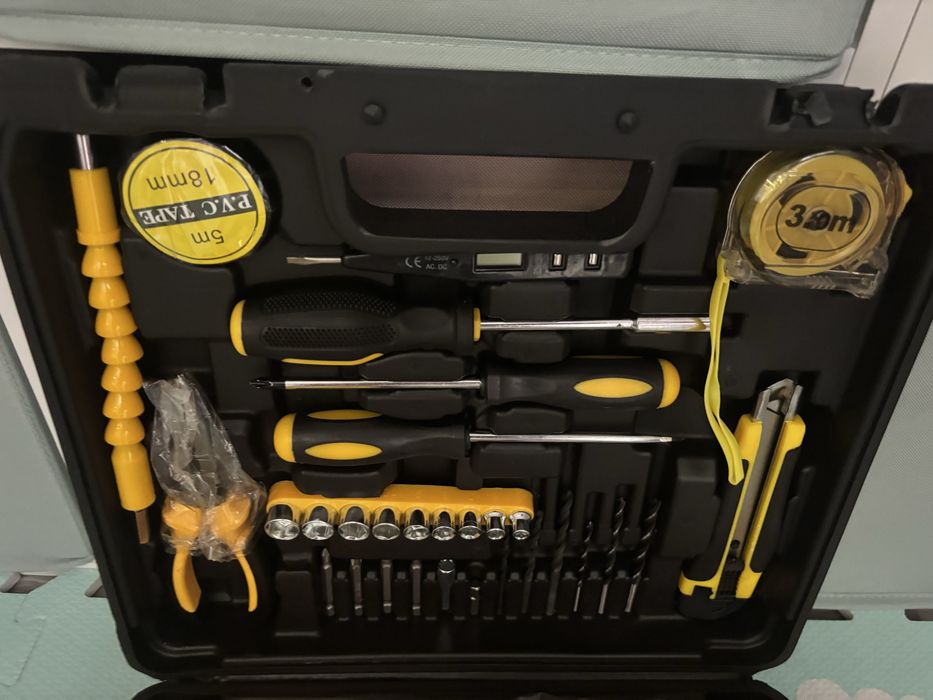 Bormasina / Autofiletant  percuție cu 2 baterii set trusa