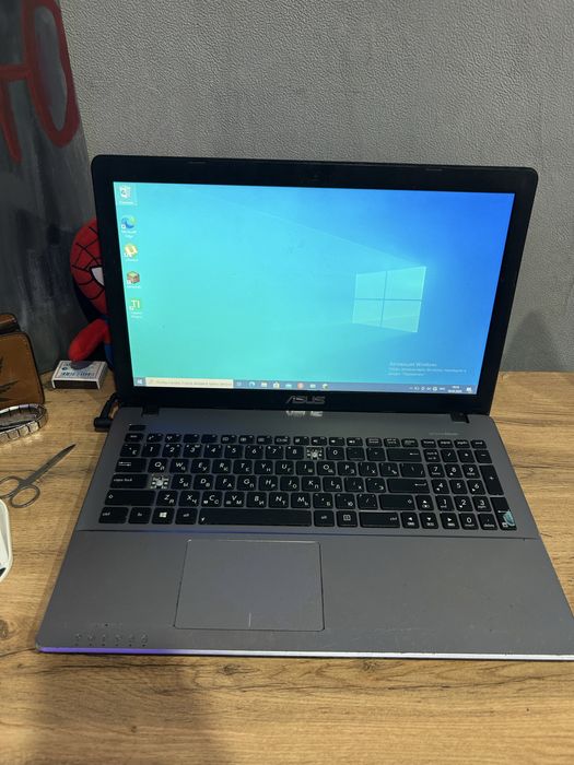 Ноутбук asus.