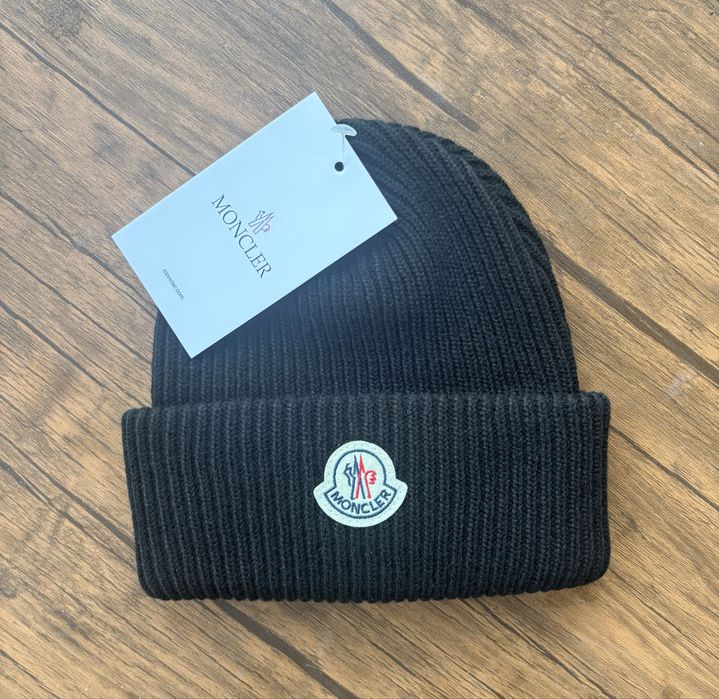 Шапка Moncler два цвята