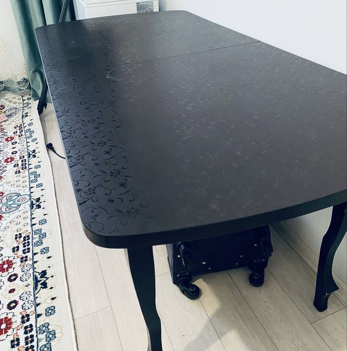 Стол сатылады 5 орындық пен , кухный стол