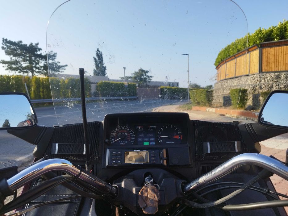 Продавам си мотора Honda Gold wing GL1200