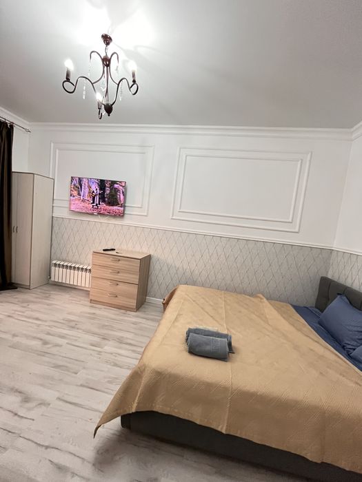 По часовой Хан Шатыр