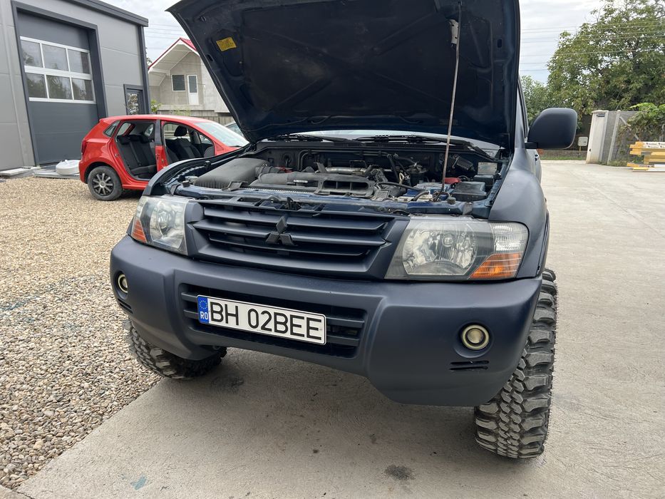 Vand Mitsubishi pajero din 2003 3.2 diesel N1 utilitara impozit mic.