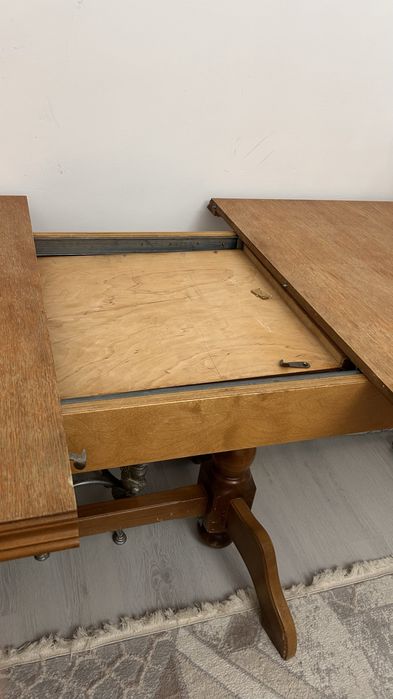 стол из натурального дерева