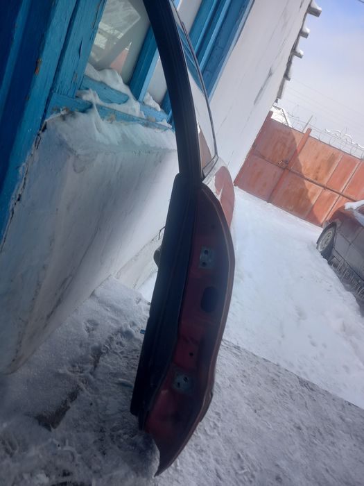 Продам дверь от ауди Б3