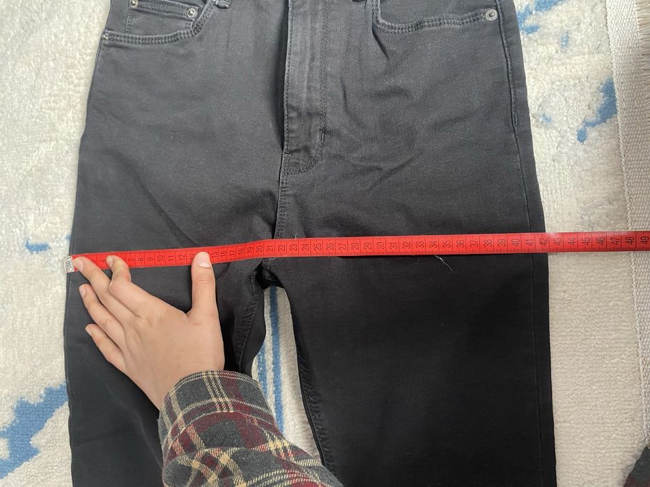Джинсы черные Zara