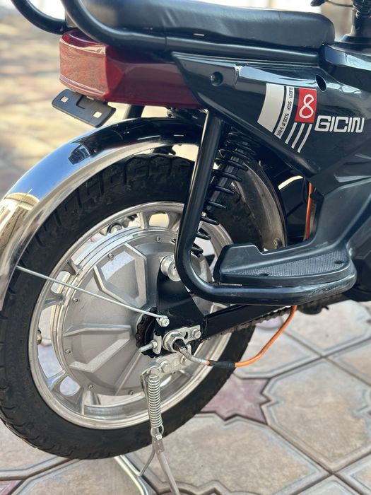 Электромопед в отличном состоянии