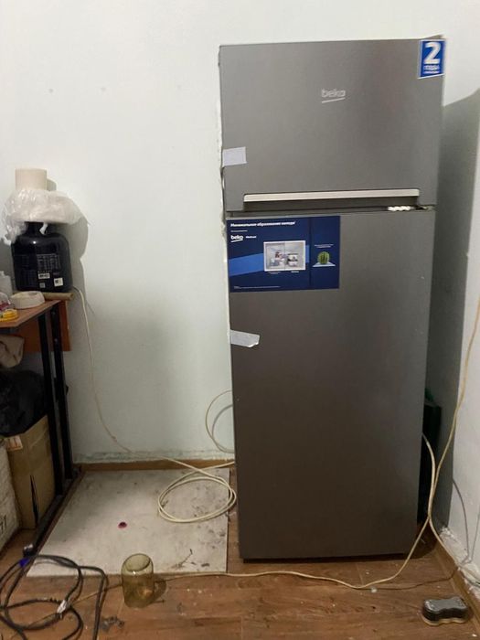 Новый холодильник Беко