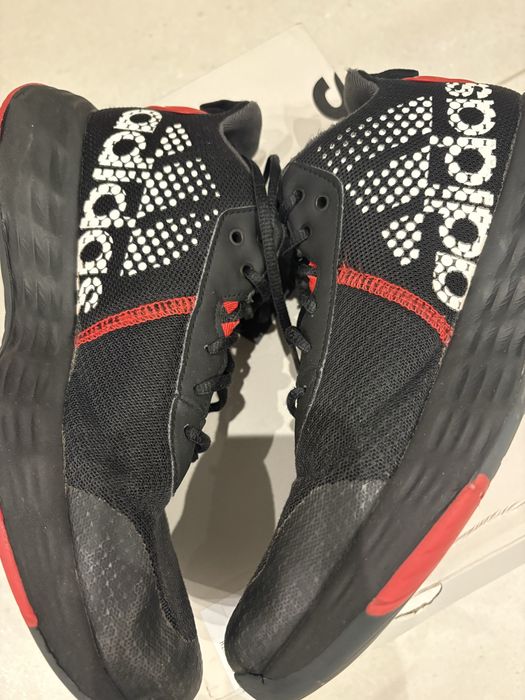 Спортни обувки Nike и Adidas