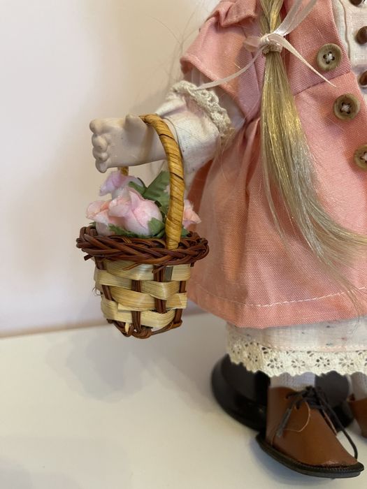 Порцеланова кукла