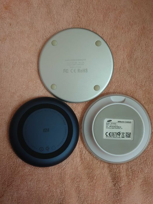 Продам оригинальное беспроводное зарядное устройство