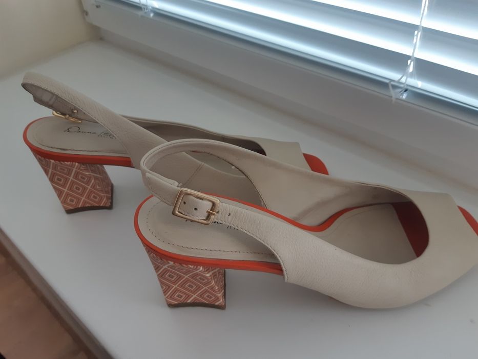 Дамски сандали. Кожени.