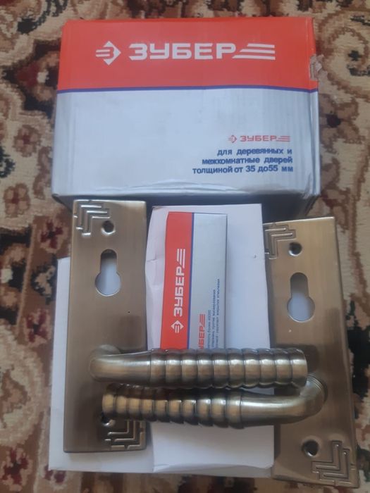 Врезной замок дверной