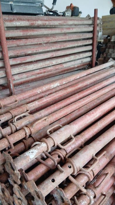 Închiriez schelă și Popici metalici 2 Ron