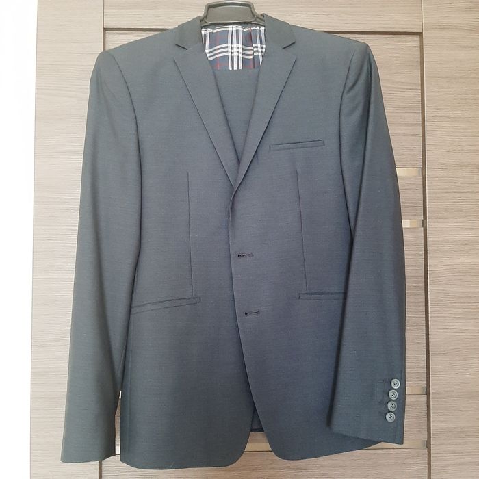 Продам костюм мужской