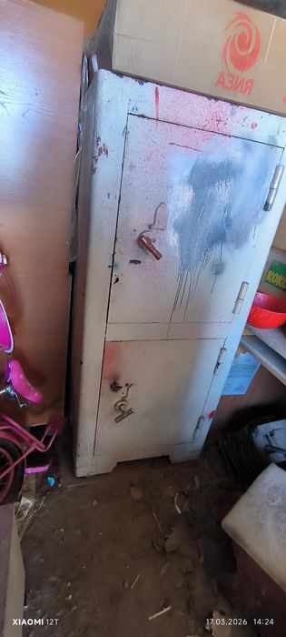 Сейф металический