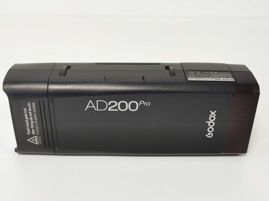 Преносима светкавица Godox AD200 Pro