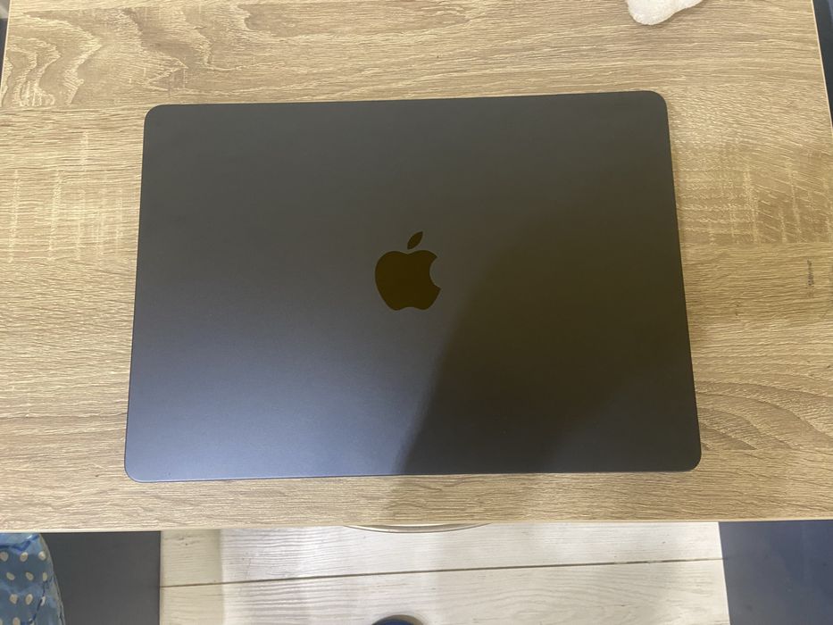 MacBook Air M2-16GB, 256GB SSD
