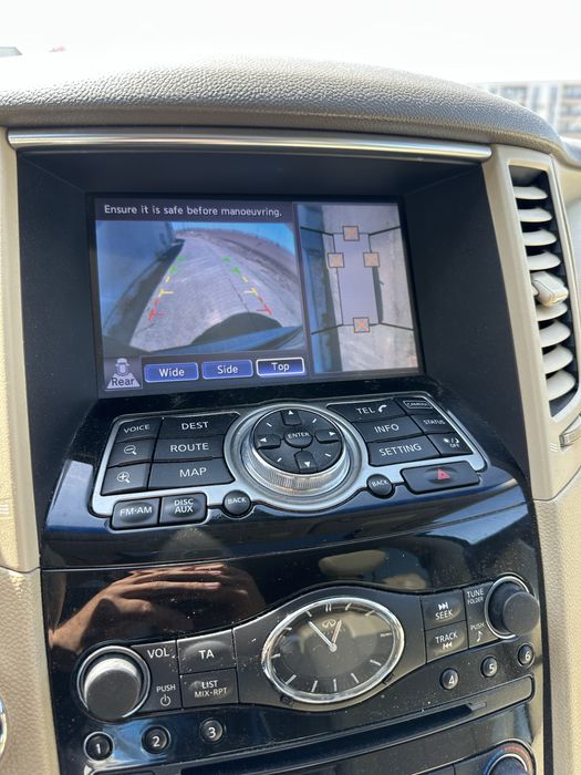Infiniti FX30 2012