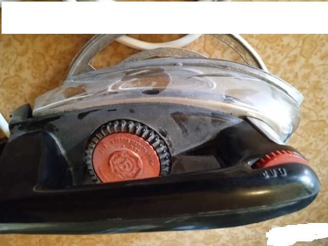 Ретро руска ютия УТАП 1000-1.8