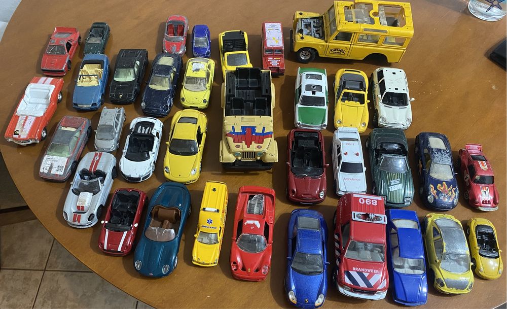 Метални колички 1:64 1:43 1:24