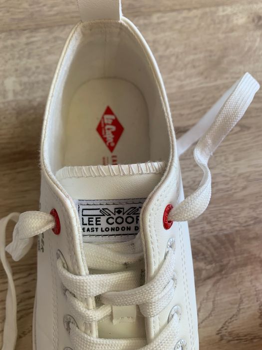 Продавам нови маратонки