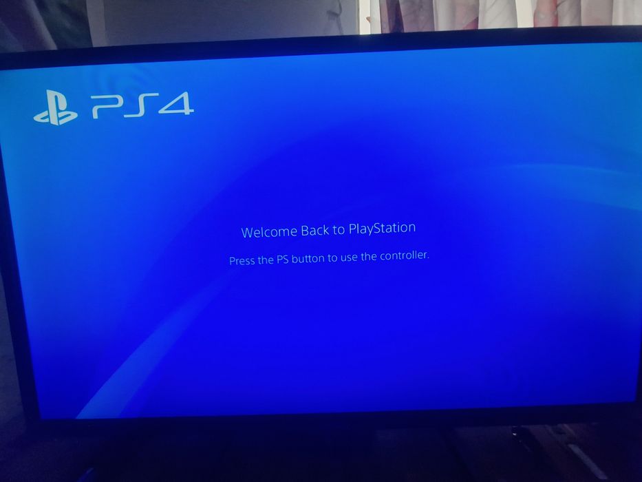 Vand/schimb playstation4 slim 1tb modabilă