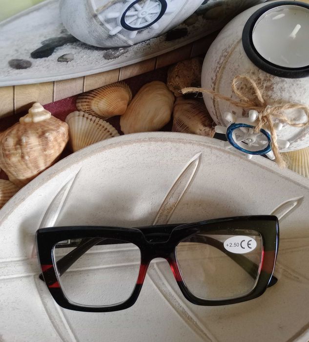 Дамски модерни очила с диоптър