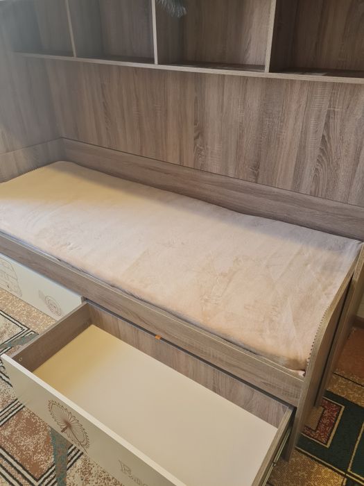 Двухярусная кровать