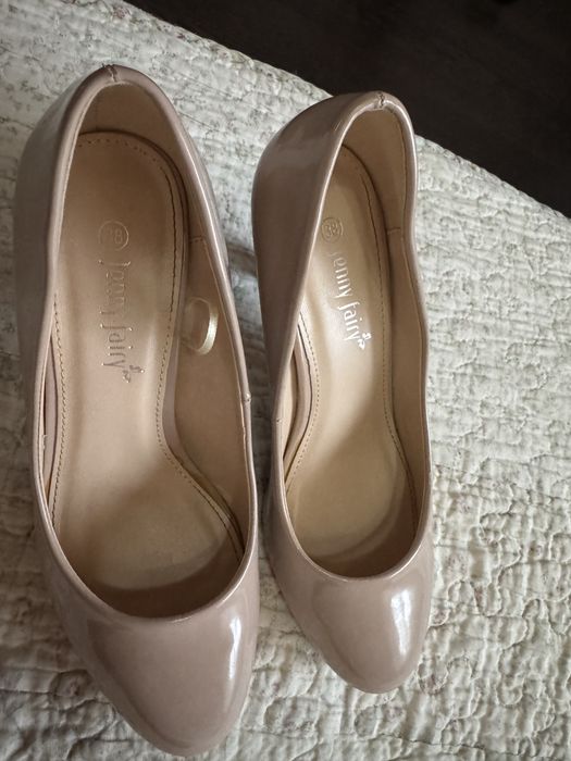 Pantofi cu toc, marimea 38