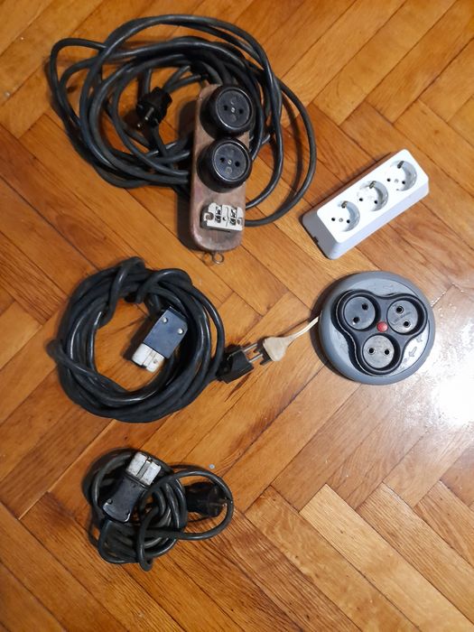 Удължител двужилен и голяма крушка 300 вата