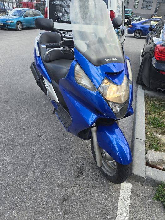 Продавам скутер 600к