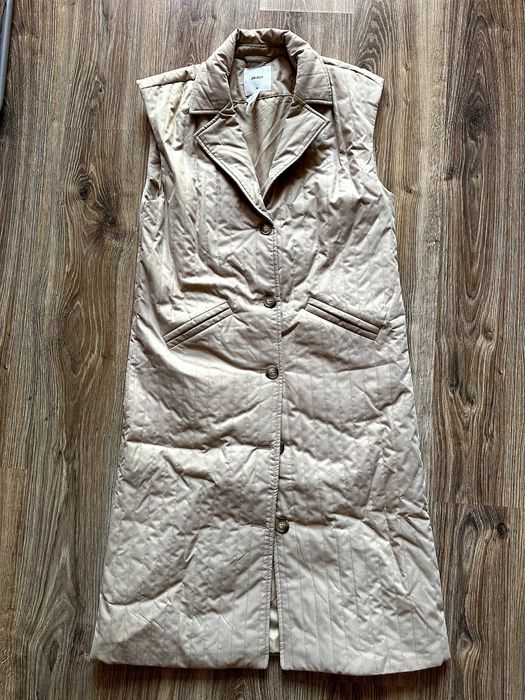 Капитониран елек Object